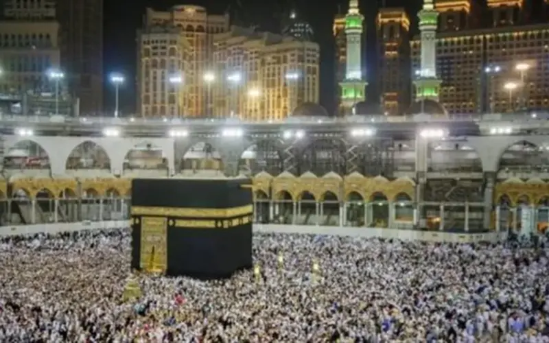 رحلة الإيمان.. تعرّف على سنن وأدعية دخول مكة المكرمة وزيارة الكعبة