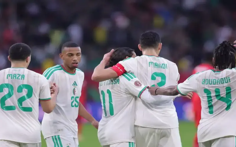 رد غير متوقع من لاعب الجزائر بشأن استبعاده من قائمة المنتخب في توقف مارس