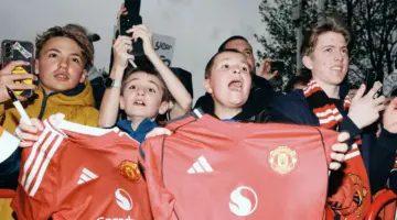 زوجة نجم يونايتد الراحل تُرزق بطفل بعد عام من وفاته بالسرطان