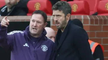 ستيف هولاند يشير إلى أن مانشستر يونايتد لم يستسلم بعد في السباق على لقب الدوري الإنجليزي الممتاز.