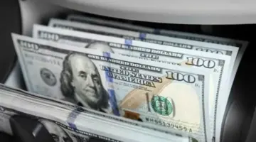 سعر الدولار اليوم مقابل الجنيه المصري.. مفاجأة جديدة بعد تراجع الأمس
