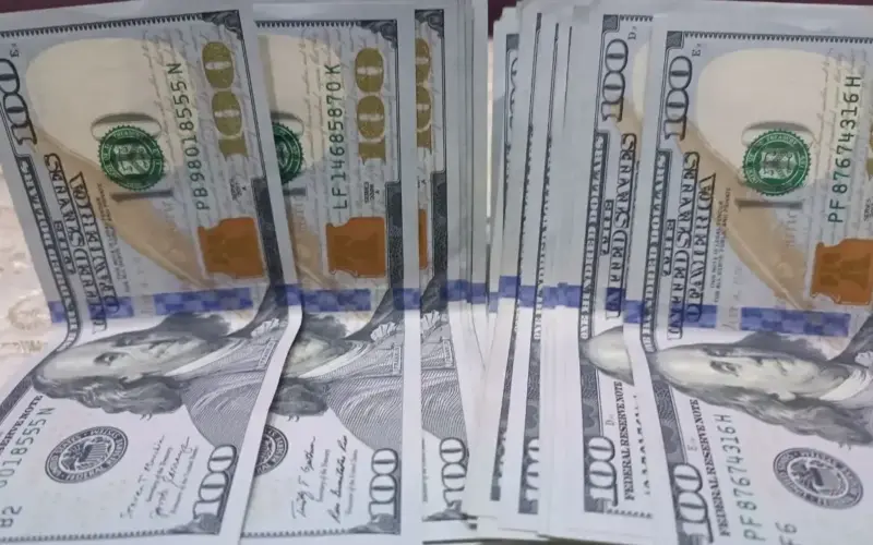 سعر الدولار في العراق مقابل الدينار اليوم الجمعة 24/04/2026.. تقلبات السوق السوداء