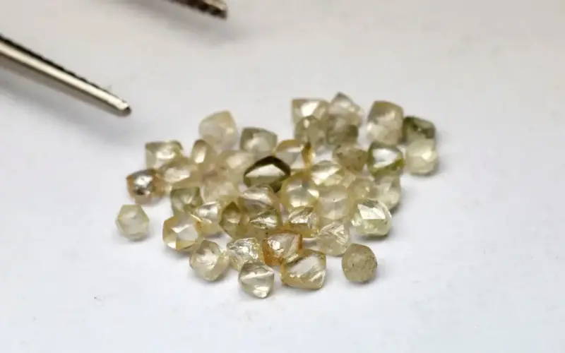 سعر مثقال الذهب عيار 21 في العراق اليوم الاثنين 27/04/2026.. صعود جماعي