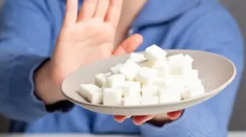 سلسلة تفاعلات السكر: كيف يؤثر الجلوكوز على طاقتك ومزاجك خلال نصف ساعة فقط؟