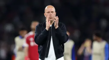 سلوت يوضح مستقبله مع ليفربول.. ويرد على احتجاج الجماهير