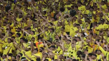 شاهد واحكم بنفسك.. هل استحق محترف الاتحاد الطرد أمام نيوم؟