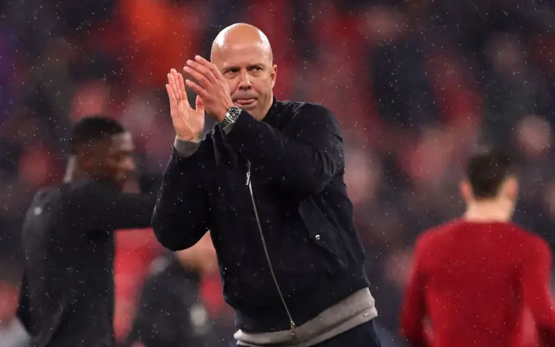 شرط بسيط أمام سلوت لضمان استمراره مع ليفربول