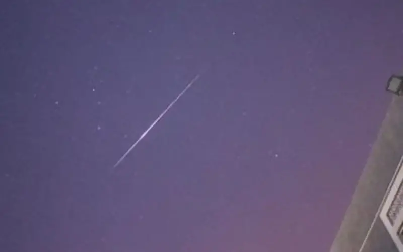 شهب “القيثاريات” تُزين سماء السعودية والوطن العربي في ذروة نشاطها