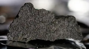 صخرة فضائية اقتناها أمريكي من المغرب نادرة وتختزل تاريخ المريخ – هالة أنفو