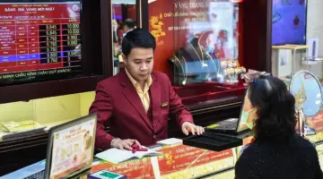 صعدت أسعار الذهب اليوم، 18 أبريل 2026، حيث تجاوز سعر الذهب في بورصة سان خوسيه وزاد بمقدار مليون دونغ فيتنامي للأونصة.