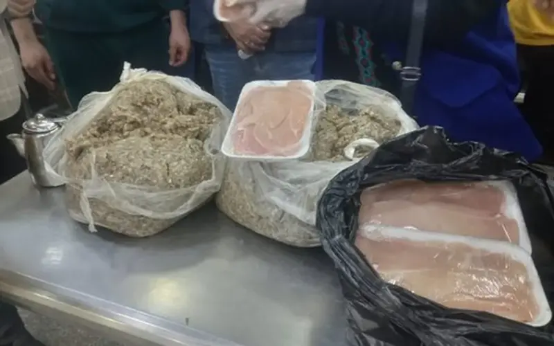 ضبط أغذية فاسدة بحملات مسائية بالسويس لضبط الأسعار وسلامة الغذاء وأوقات الغلق