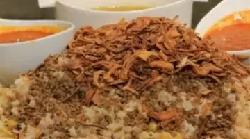 طريقة تحضير صلصة الكشري “زي المحلات”: لمسات الثوم والخل التي تصنع الفارق