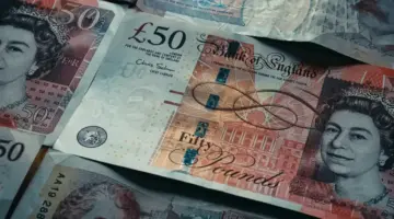 عاجل: أسعار الدولار تُحطم التوقعات في البنوك المصرية… رقمٌ واحد يهيمن على السوق!