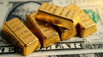 عاجل: أسعار الذهب في مصر تهبط اليوم… الأونصة تخسر 175 جنيهاً والجنيه الذهب يتراجع 40 جنيهاً! (آخر تحديث)