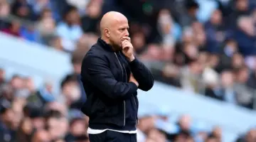 عبارة تختصر الأزمة.. سلوت على بُعد خطوة من الإقالة