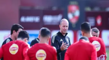 غضب كولر وتوتر بين اللاعبين.. ماذا يدور في الأهلي بعد التعادل أمام سيراميكا؟