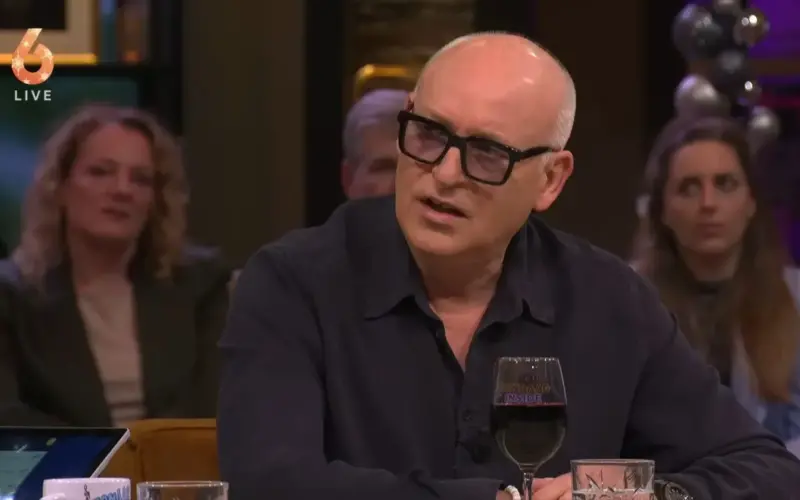 فان دير جيب يتنبأ بمستقبل واعد: «إنه رائع للغاية! هذا أمر غير عادي حقاً»