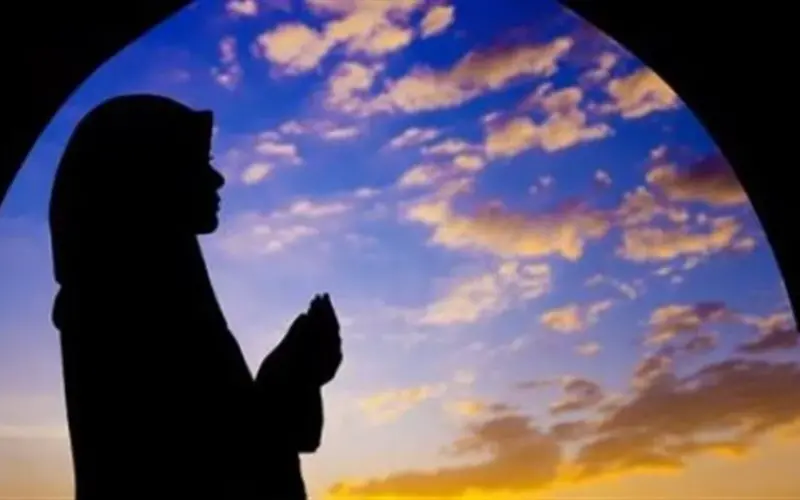 فضل تكرار التسبيح والاستغفار في الصباح للوقاية من الحسد ومكائد الشيطان