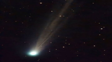 فلكية جدة.. المذنب C/2025 R3 ينير سماء الفجر