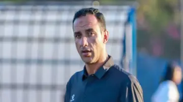 قبل مواجهة الأهلي.. سموحة يجدد عقد أحمد عبدالعزيز رسمياً لموسم إضافي