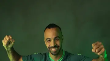 قرار أفشة النهائي بشأن العودة لصفوف الأهلي.. «جلسة تحسم مصيره»