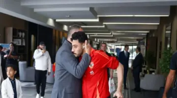 قرار نهائي يحدد مصير عودة أكرم توفيق إلى الأهلي (خاص)