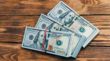 قيود الدولار تُربك الأسواق.. خبير يُحذر من ضغوط على الأسعار والاستيراد في العراق » وكالة بغداد اليوم الإخبارية