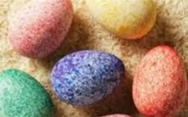 كيف تجعلين بيض شم النسيم لوحة فنية؟ طرق بسيطة ومبهرة