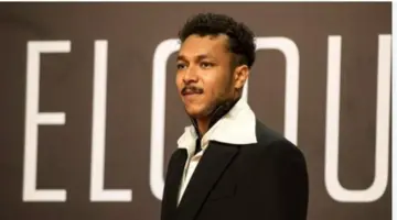 كيف طوّر ويجز موسيقاه في 2026؟ قراءة في ألبوم “عقارب” وكليب “بي بي كينغ”