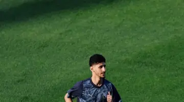 لاعب بيراميدز يبدأ الجري حول الملعب عقب جراحة إعادة تثبيت كسر الأنف