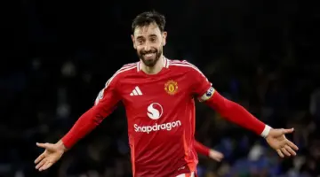 مانشستر يونايتد بالمركز الثالث.