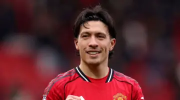 مايكل كاريك يرحب بعودة ليساندرو مارتينيز وباتريك دورغو لقائمة مانشستر يونايتد