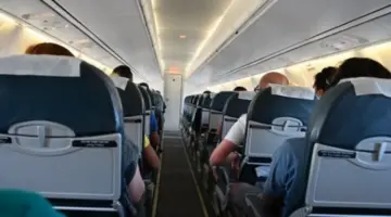 مسافرون يعيشون لحظات عصيبة أثناء هبوط طائرة بمطار العروي