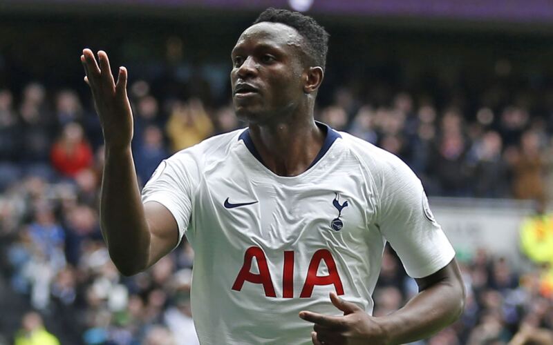 موريسيو بوكيتينو يوجه رسالة إلى لاعبي توتنهام الذين يعانون من تراجع في المستوى، مشدداً على أنهم «صنعوا التاريخ»، في الوقت الذي تولى فيه روبرتو دي زيربي منصب المدير الفني للفريق