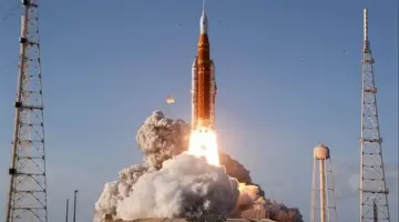 نجاح مهمة «أرتميس 2».. عودة أول رحلة مأهولة للقمر منذ نصف قرن بهبوط آمن في المحيط الهادئ