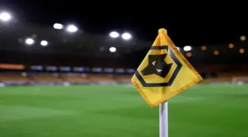 ولفرهامبتون على أعتاب الهبوط من الدوري الممتاز بعد هزيمته أمام ليدز