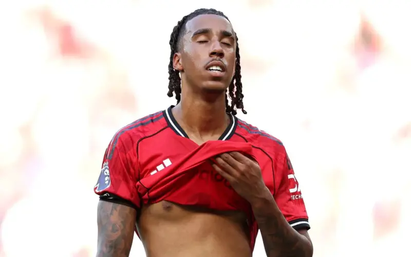 يقول بول سكولز إن على مانشستر يونايتد بيع ليني يورو وسبعة لاعبين آخرين من الفريق في نافذة الانتقالات الصيفية.