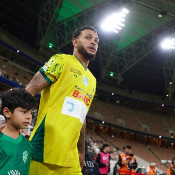 من البريميرليج إلى الدوري السعودي.. نجم أوروبي يقتحم تاريخ الخليج برقم استثنائي