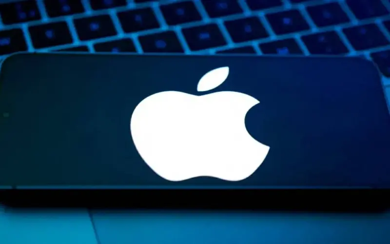 «أبل» تتيح ذكاءً اصطناعياً منافساً في «ios.27»