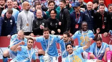 «الفرحة الثانية».. كواليس احتفالات مرموش بكأس الاتحاد الإنجليزي في ويمبلي «صور»