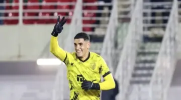 «رادار الأحمر يرصد هداف المغرب».. الكشف عن تفاوض الأهلي مع نجم المغرب الفاسي