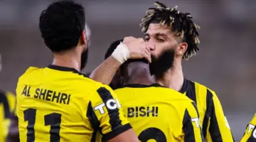 أخبار الدوري السعودي: الاتحاد يهزم ضمك بصعوبة ويتمسك بالتأهل الآسيوي