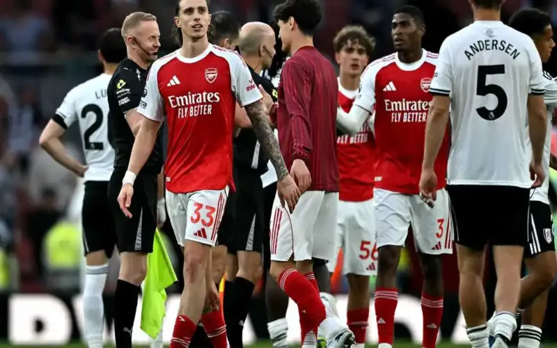 أرسنال ينتصر بثلاثية في ديربي لندني.. ويعزز صدارته للدوري