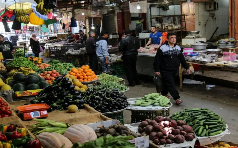 أسعار الخضار والفاكهة اليوم السبت في الأسواق