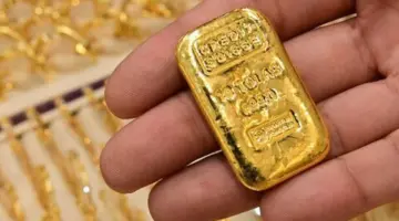 أسعار الذهب تقفز بشدة بعد تراجع الدولار عالميًا