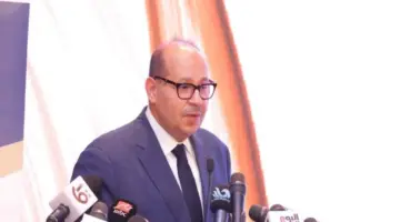 إدريس يتفرغ للاتحاد الدولي والأولمبية ويعتذر عن رئاسة اتحاد السباحة