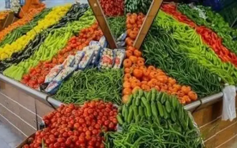 استقرار أسعار الخضر والفاكهة بأسواق الإسماعيلية وتوفر المعروض