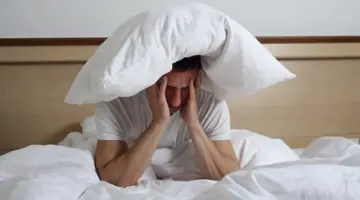 اضطرابات النوم عند الكبار.. متى تكون عرضًا عابرًا ومتى تحتاج تقييمًا طبيًا؟