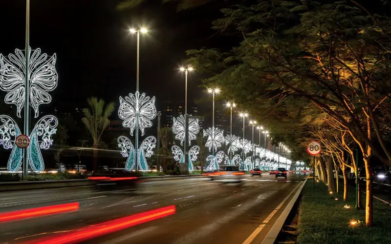 الإمارات تزهو في عيد الأضحى بالفرح وعناقيد النور