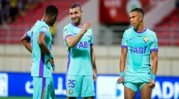 الشارقة ضد العين.. الزعيم يتقدم بثنائية في الشوط الأول ويقترب من لقب الدوري